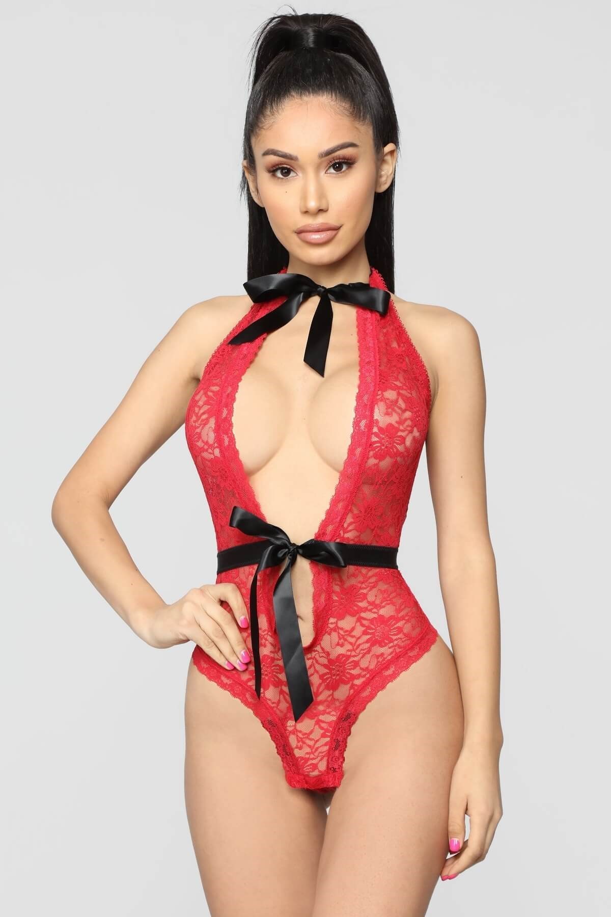 Boyun%20ve%20Bel%20Kısmı%20Fiyonklu%20Babydoll%203209